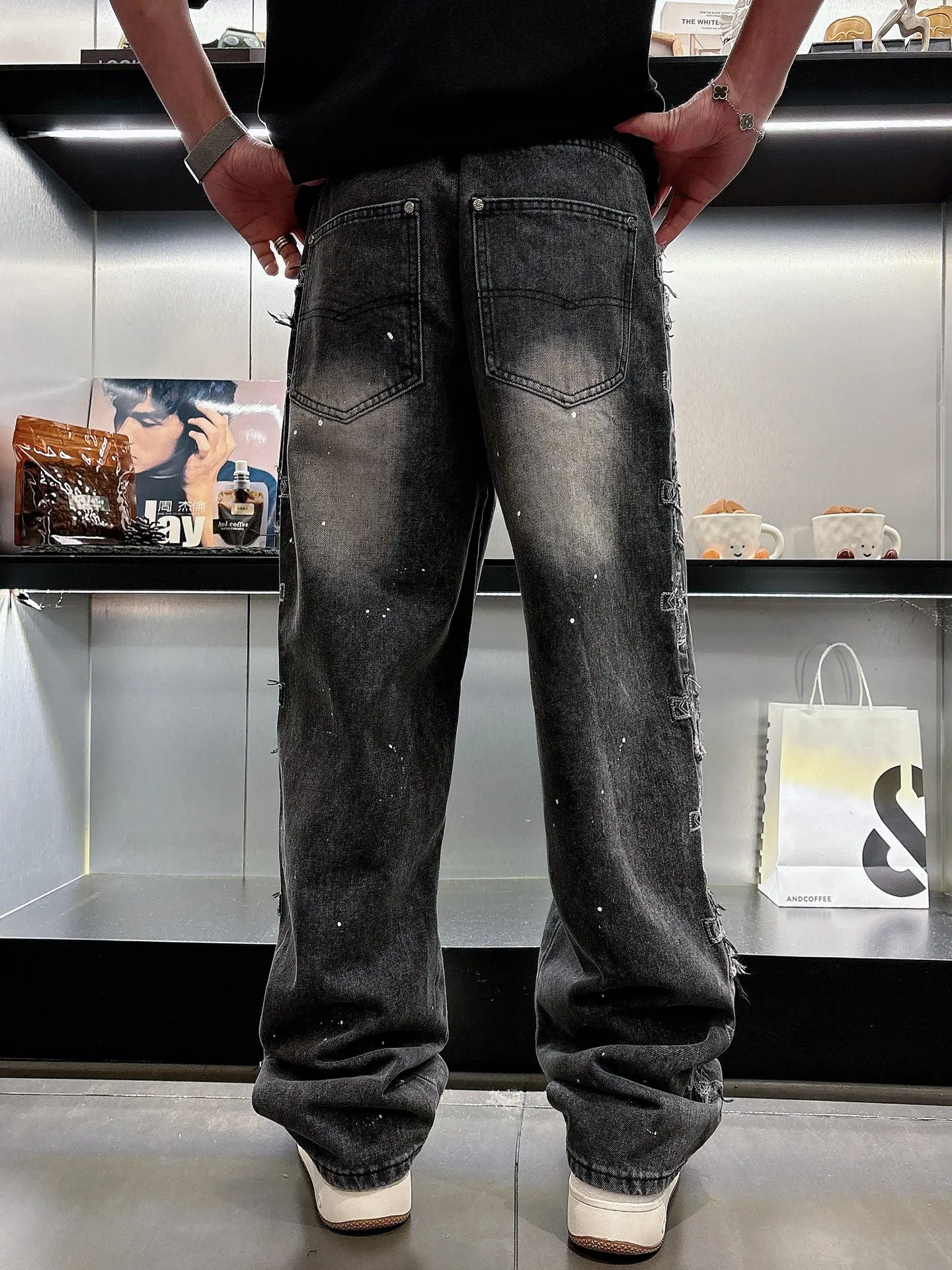 :Black White m~3x :Black Blue s~3x